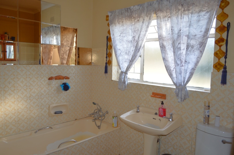 3 Bedroom Property for Sale in Flamwood North West